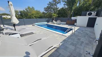 Thumbnail von Moderne Wohnung mit beheiztem Pool, Garten und Meerblick