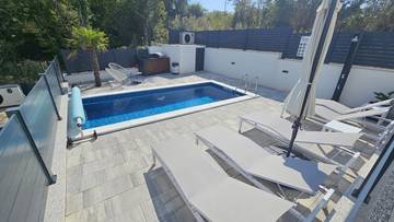 Thumbnail von Moderne Wohnung mit beheiztem Pool, Garten und Meerblick