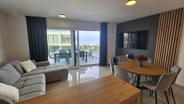 Thumbnail von Moderne Wohnung mit beheiztem Pool, Garten und Meerblick