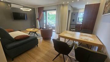 Thumbnail von Modernes, komplett renoviertes Apartment mit Meerblick nur 20 Meter vom Meer