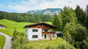 Thumbnail von Alpiner Rückzugsort mit Freizeitwohnsitz und beeindruckendem Kaiserblick