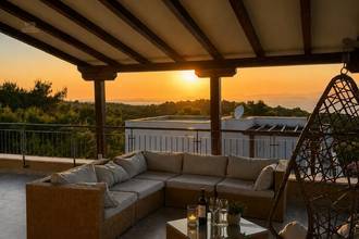 Thumbnail von Villa mit Swimmingpool, Dachterrasse und Meerblick