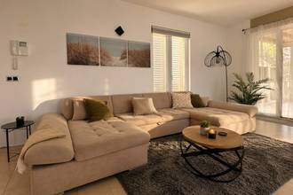 Thumbnail von Villa mit Swimmingpool, Dachterrasse und Meerblick