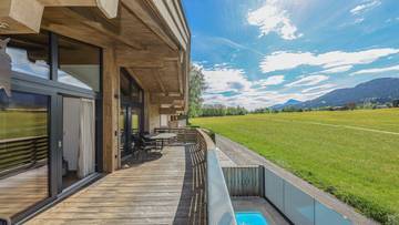 Thumbnail von Exklusives Chalet mit Pool unmittelbar am Golfplatz