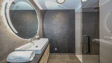 Thumbnail von Exklusives Chalet mit Pool unmittelbar am Golfplatz