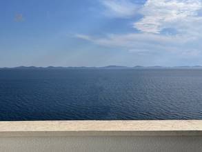 Wohnung mit Meerblick, Swimmingpool (Nutzung) und Terrasse in Meeresnähe