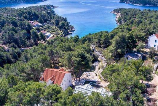 Charmantes Haus mit Meerblick in ruhiger Bucht, nur 90 Meter zum Meer