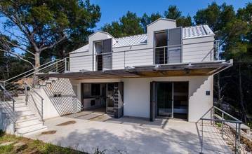Thumbnail von Charmantes Haus mit Meerblick in ruhiger Bucht, nur 90 Meter zum Meer