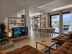 Thumbnail von Moderne VIlla mit Pool in ruhiger Lage
