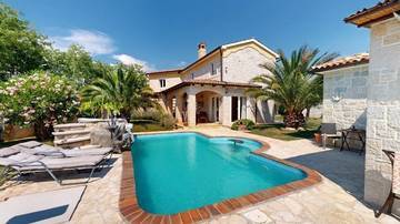 Freistehendes Haus mit Swimmingpool, Meerblick und separater Konoba im mediterranen Garten