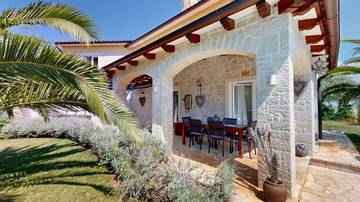 Thumbnail von Freistehendes Haus mit Swimmingpool, Meerblick und separater Konoba im mediterranen Garten
