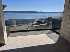 Penthouse in erster Reihe zum Meer mit fünf Schlafzimmern und Meerblick
