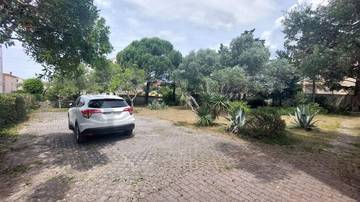 Thumbnail von Großes Haus mit Meerblick, Garten und Garage auf vier Etagen
