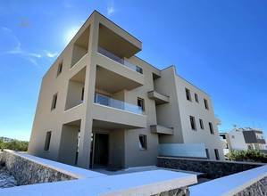 Thumbnail von Neubauwohnung mit Meerblick, drei Schlafzimmern und überdachter Terrasse nahe Strand