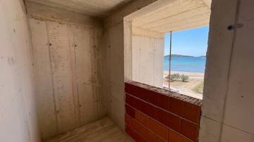 Thumbnail von Neubauwohnung mit Terrasse und Meerblick, nur 30 Meter zum Strand