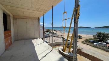 Thumbnail von Neubauwohnung mit Terrasse und Meerblick, nur 30 Meter zum Strand