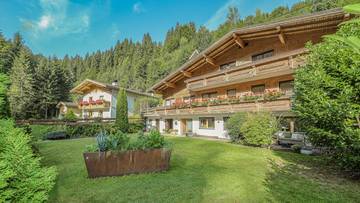 Thumbnail von Großzügiges Mehrfamilienhaus mit 3 Wohnungen