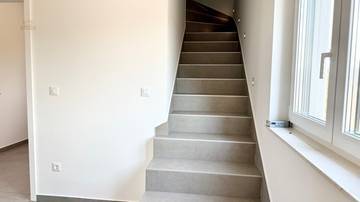 Thumbnail von Moderne Maisonettewohnung mit Dachterrasse und Panoramablick auf das Meer