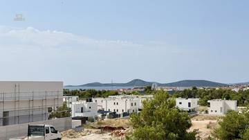 Thumbnail von Moderne Maisonettewohnung mit Dachterrasse und Panoramablick auf das Meer