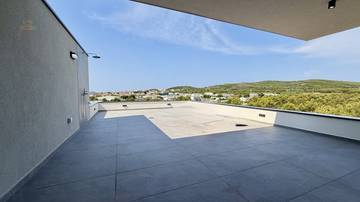 Thumbnail von Moderne Maisonettewohnung mit Dachterrasse und Panoramablick auf das Meer