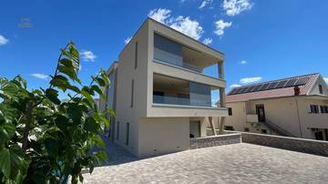 Thumbnail von Neubau-Penthouse mit Panoramablick auf Meer und Stadt, Aufzug und zwei Stellplätzen