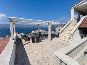 Thumbnail von Haus mit 6 Apartments, Meerblick und großer Terrasse nur 65 Meter vom Meer