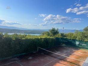 Thumbnail von Großzügige Villa mit Swimmingpool, privatem Tennisplatz und Meerblick
