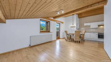 Thumbnail von Dachgeschosswohnung mit schönem Bergblick