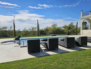 Thumbnail von Luxuriöse Neubauvilla mit Pool, Sauna und Panoramablick auf das Meer