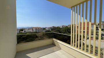 Thumbnail von Neubauwohnung mit drei Schlafzimmern, Terrasse und Meerblick