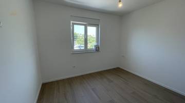 Thumbnail von Neubauwohnung mit drei Schlafzimmern, Terrasse und Meerblick