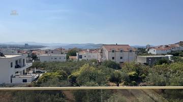 Thumbnail von Neubauwohnung mit drei Schlafzimmern, Terrasse und Meerblick
