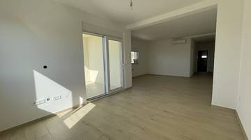 Thumbnail von Neubauwohnung mit drei Schlafzimmern, Terrasse und Meerblick