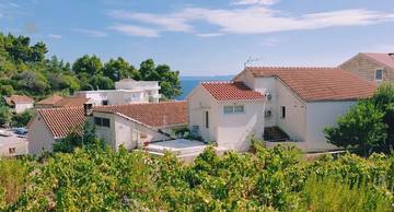 Thumbnail von Mediterranes Haus mit zwei Wohneinheiten und großem Garten, nur 35 Meter vom Strand