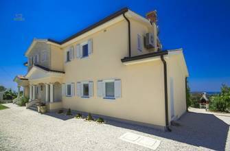 Thumbnail von Charmante Villa mit Swimmingpool und Meerblick
