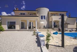 Thumbnail von Charmante Villa mit Swimmingpool und Meerblick