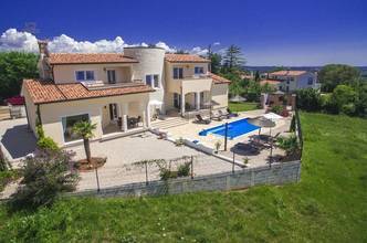 Thumbnail von Charmante Villa mit Swimmingpool und Meerblick