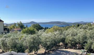 Thumbnail von Neubau-Doppelhaushälfte mit Meerblick, Garten und zwei Stellplätzen