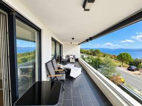 Thumbnail von Wohnung mit überdachter Terrasse und Panoramablick aufs Meer