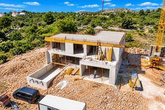 Thumbnail von Neubauvilla mit Pool, Garage und Meerblick
