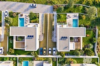 Thumbnail von Neubauvilla mit Pool, Garage und Meerblick