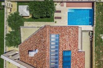 Thumbnail von Luxuriöses Haus mit beheiztem Pool, vier Wohneinheiten und Meerblick