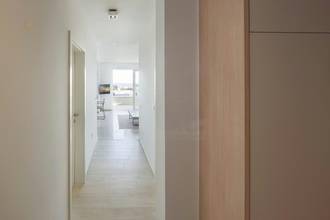 Thumbnail von Moderne und möblierte Wohnung mit Meerblick