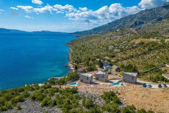Thumbnail von Moderne Villa mit Swimmingpool und Meerblick unterhalb des Velebit