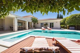 Thumbnail von Luxuriöse Villa mit beheiztem Pool und Meerblick in ruhiger Wohnlage
