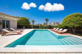 Thumbnail von Luxuriöse Villa mit beheiztem Pool und Meerblick in ruhiger Wohnlage