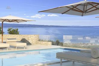 Thumbnail von Neubauvilla mit Swimmingpool, großem Garten und Meerblick