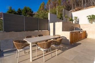 Thumbnail von Neubauvilla mit Wellnessbereich, Pool und weitem Meerblick