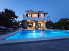 Thumbnail von Neubauvilla mit Swimmingpool und Meerblick, 250 Meter zum Strand