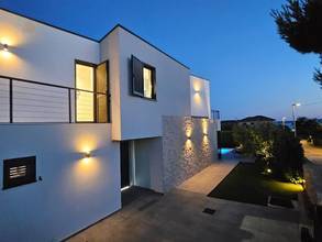 Thumbnail von Neubauvilla mit Swimmingpool und Meerblick, 250 Meter zum Strand